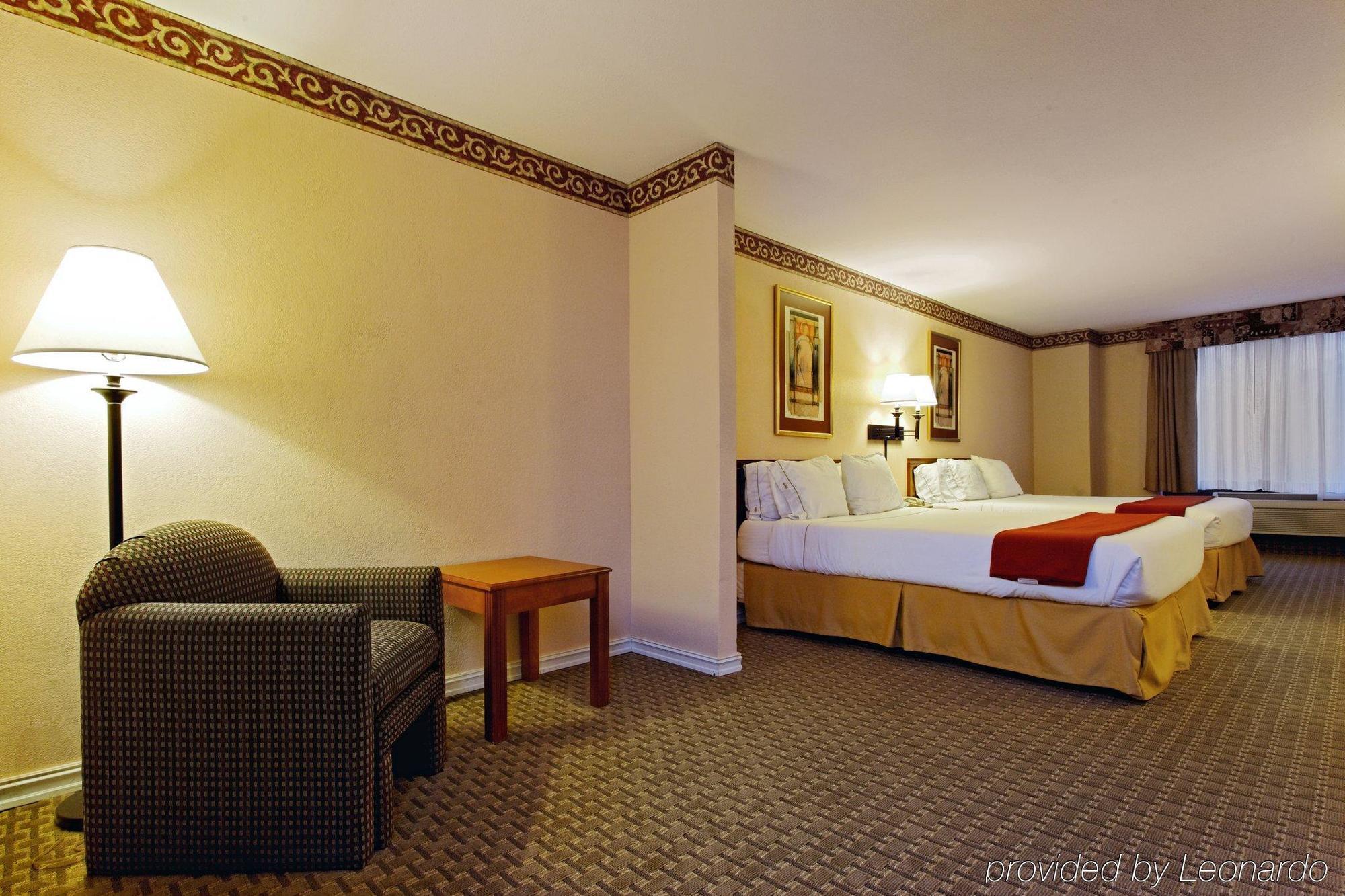 Holiday Inn Express North Tyler Esterno foto