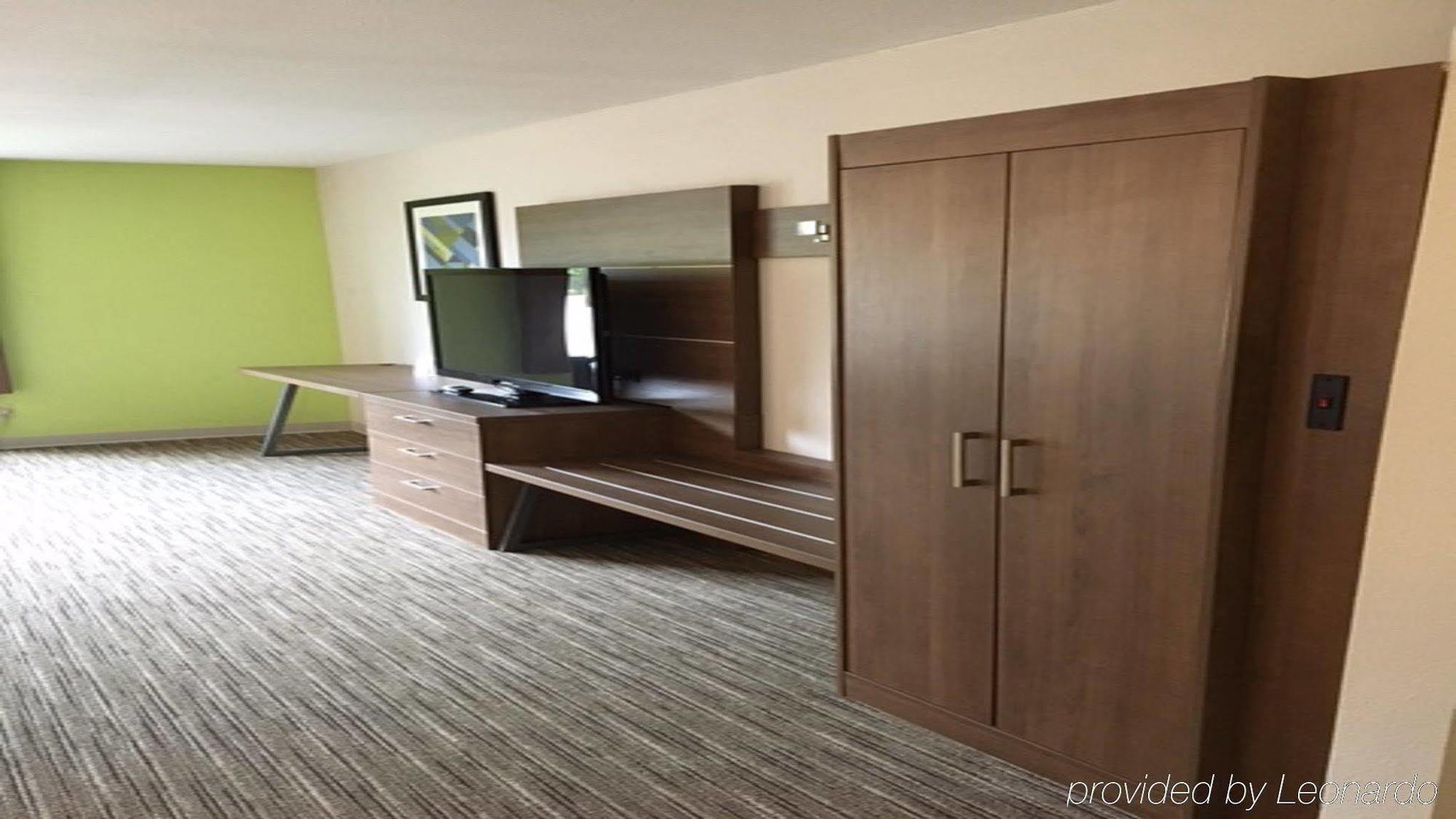 Holiday Inn Express North Tyler Esterno foto
