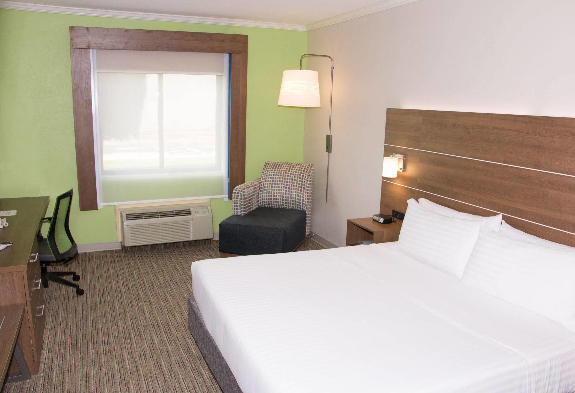Holiday Inn Express North Tyler Esterno foto