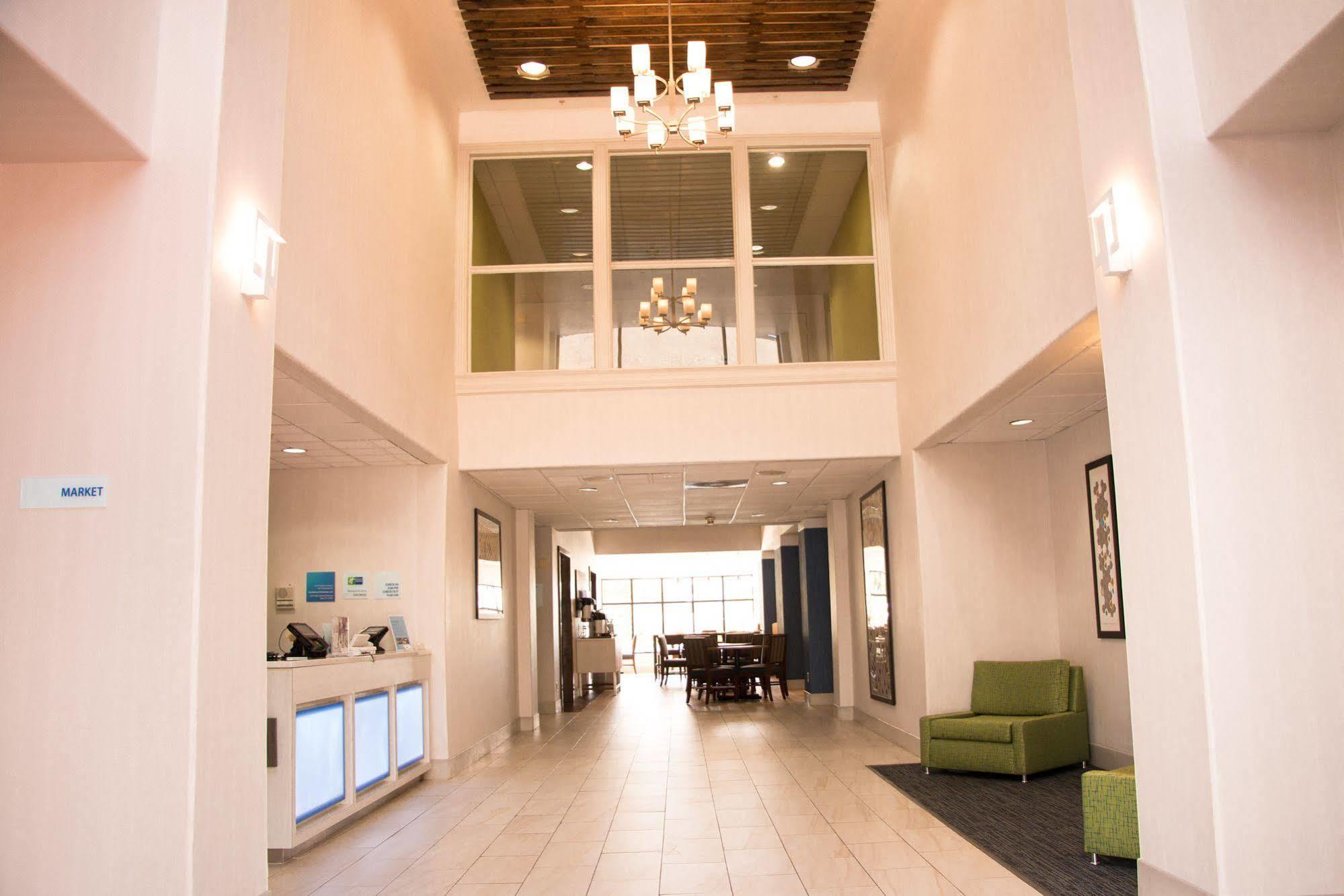 Holiday Inn Express North Tyler Esterno foto