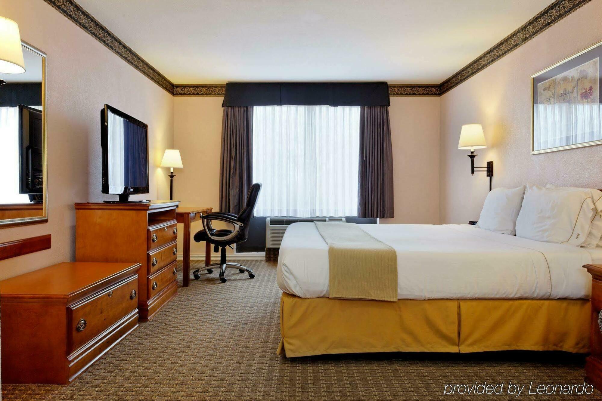 Holiday Inn Express North Tyler Esterno foto